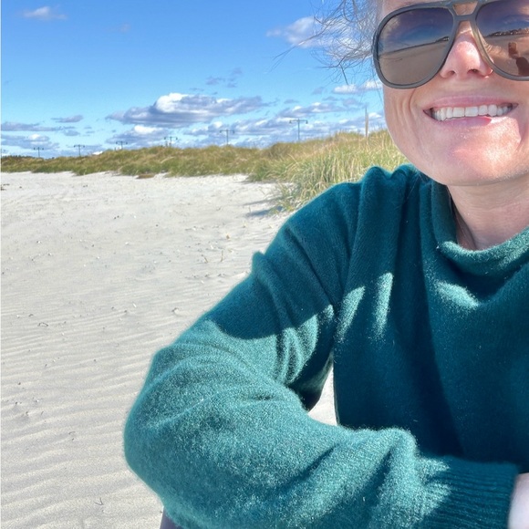 Meet your Posher, Kat - Picture 2 of 3